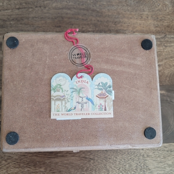New World Traveler Indian Elephant Gold Wood Keepsake Storage Jewelry Box - Picture 7 of 7